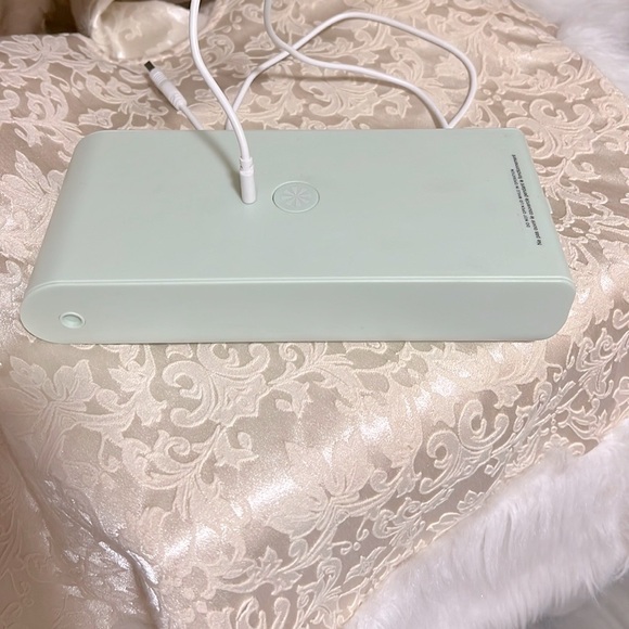 NWOT Tech Candy UV Cell Phone Sanitizing Box - Picture 1 of 4